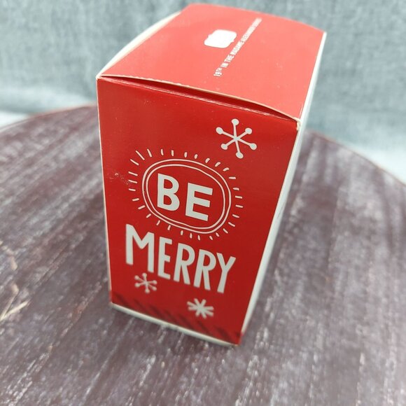 Madame Alexander Hallmark Keepsake Ornament Wendy Celebrates 90th Anniversary 20 - Picture 4 of 9